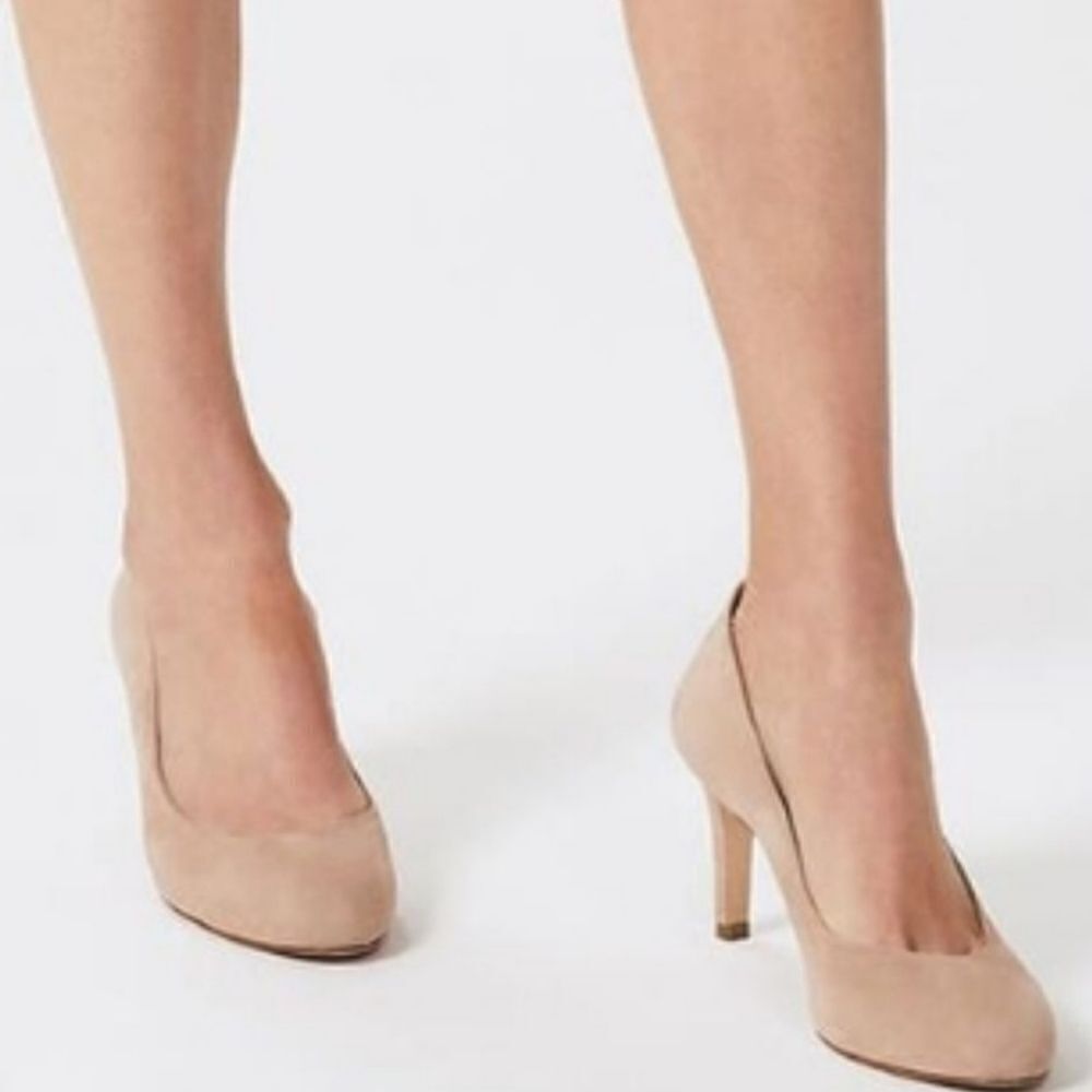 BRANDNEW I.N.C INTERNATIONAL SUEDE ZITANS SUEDE LOW HEEL PUMP